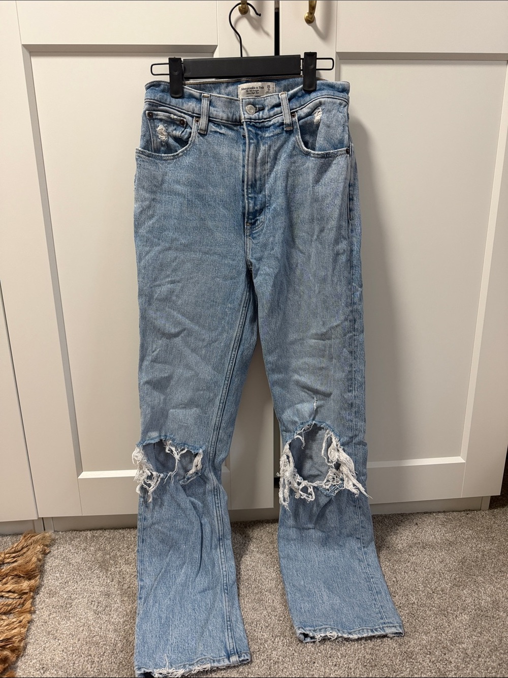 Abercrombie & Fitch 90’s Straight Ultra High Rise Distressed Jeans
